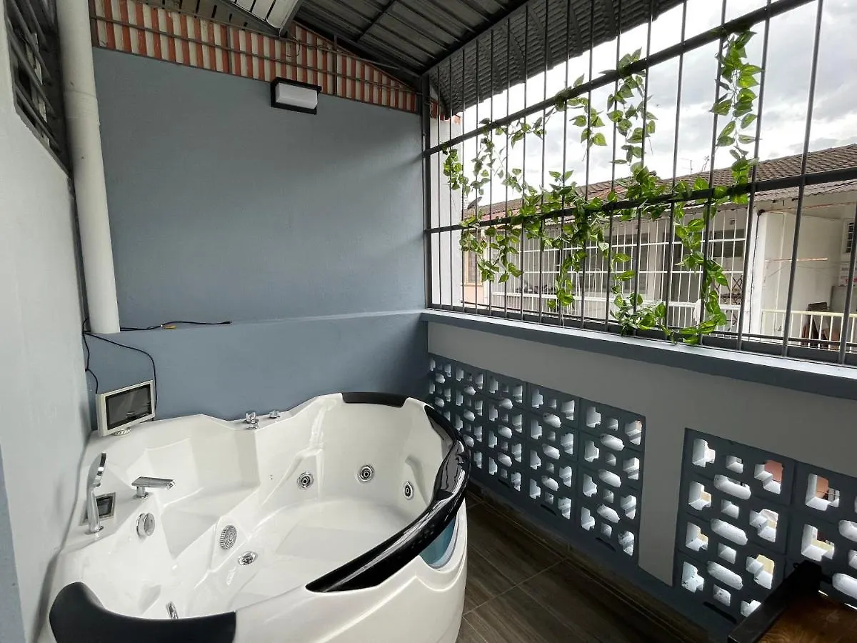 הוילה ג'ורג' טאון -New- 16Px V Kids Pool N Ktv N Jacuzzi N Billiard Near Usm N Penang Bridge