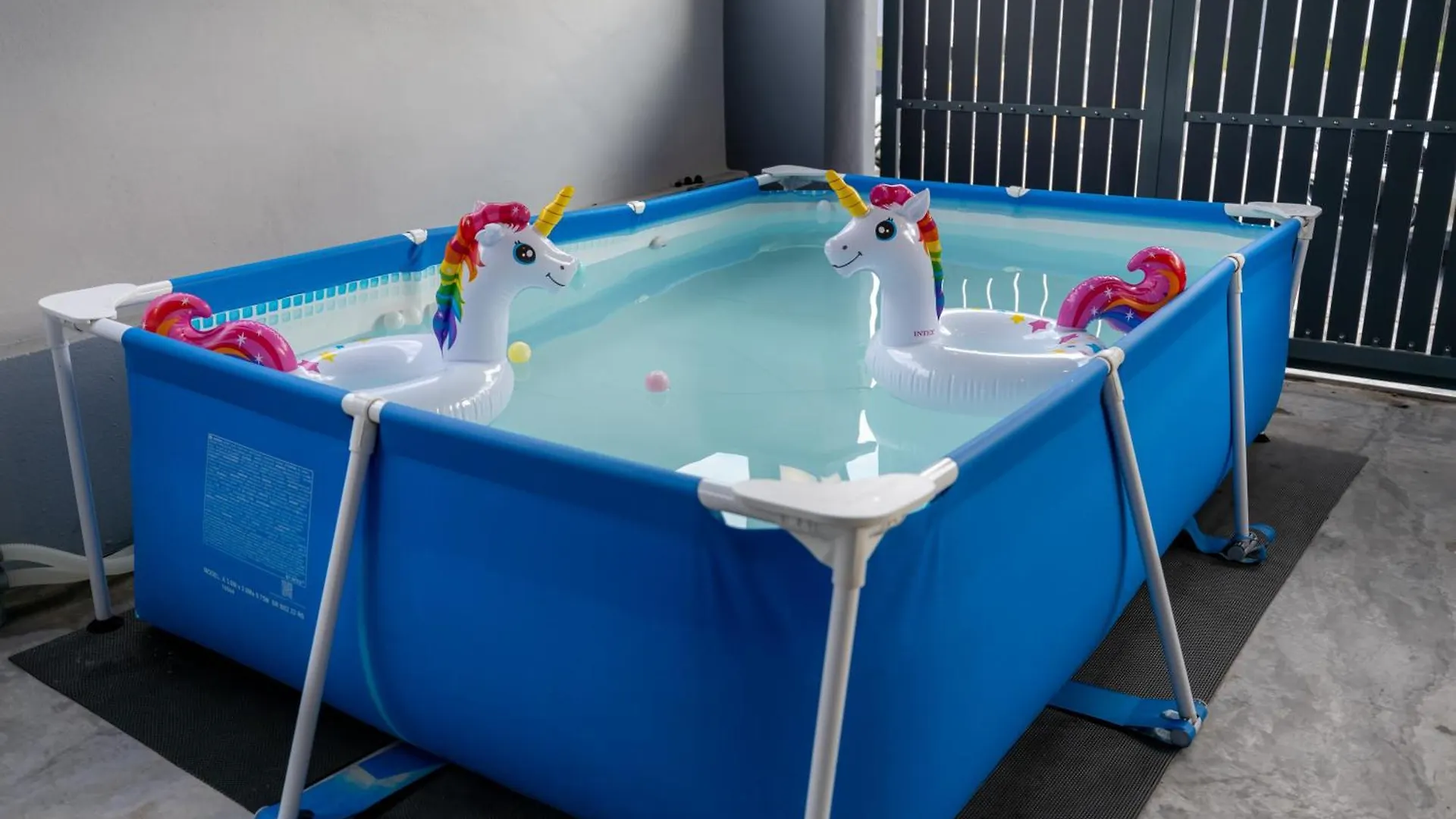 הוילה ג'ורג' טאון -New- 16Px V Kids Pool N Ktv N Jacuzzi N Billiard Near Usm N Penang Bridge בית נופש